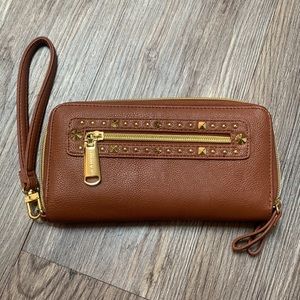 Steve Madden | vegan leather wristlet
